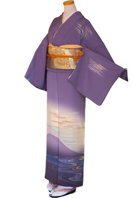 水色灰雲流